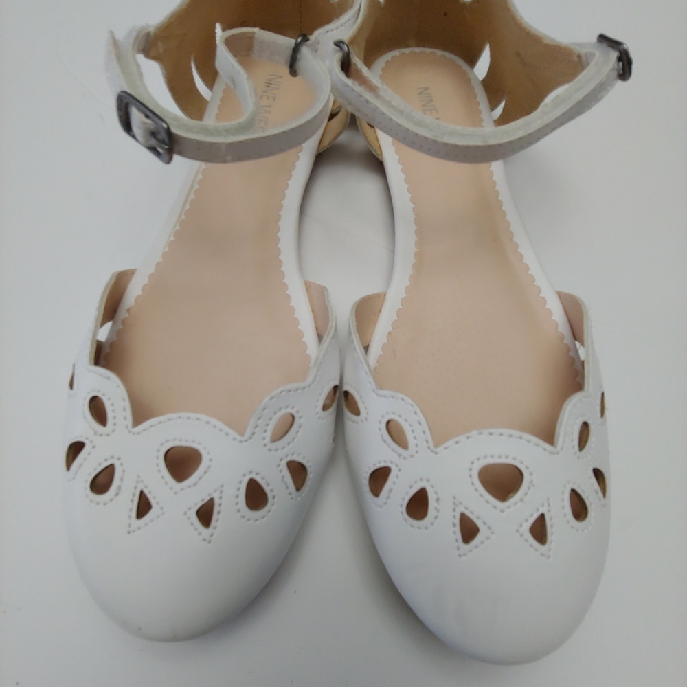 White Nine West Flats Size 6 youth
